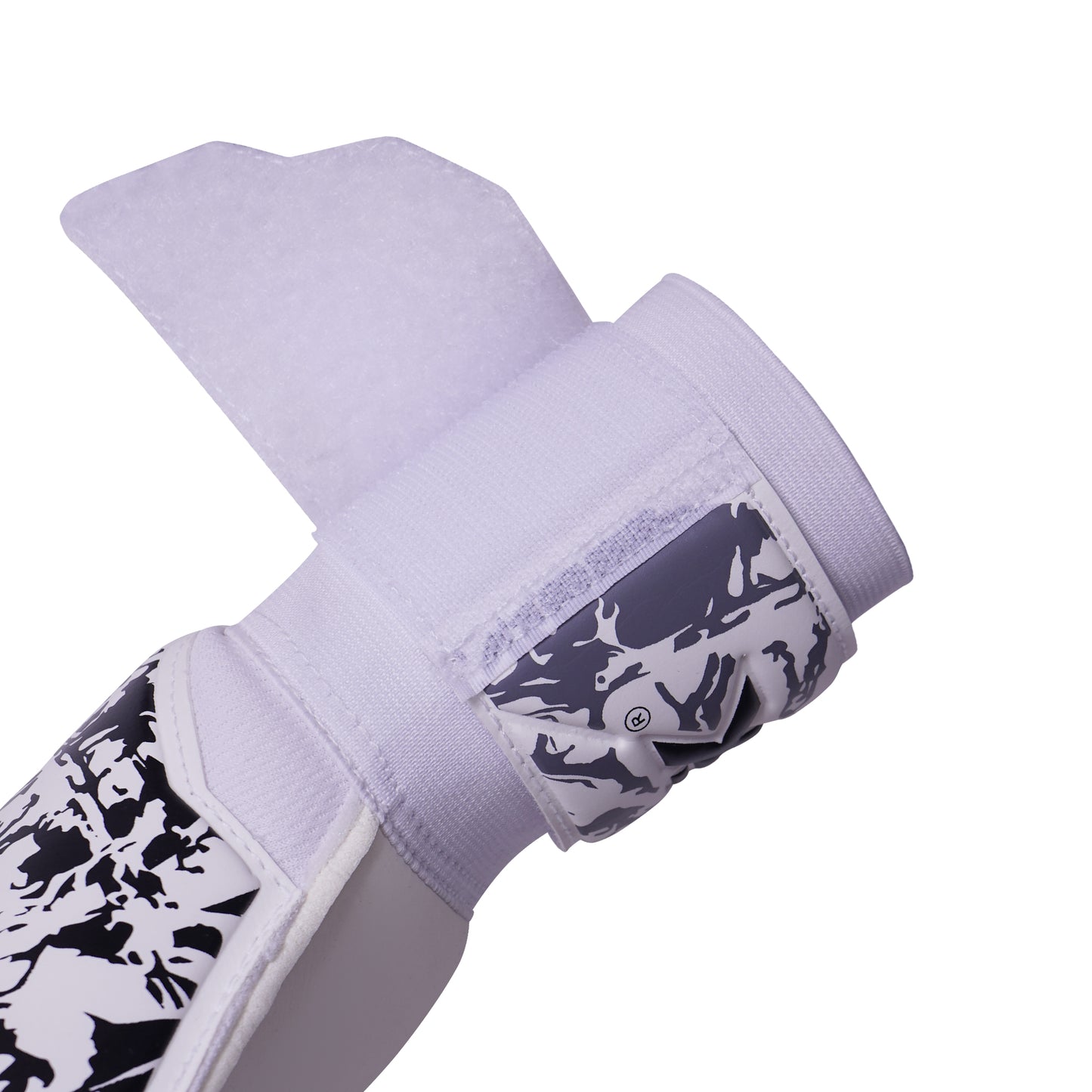 Beta25 White & Black